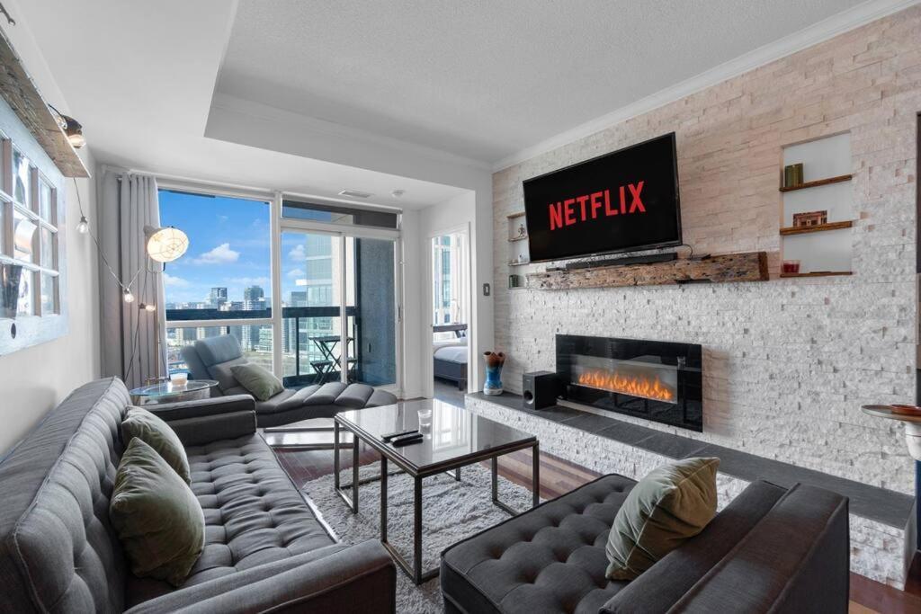 Spacious 1br - Downtown - Pool - Gym - Parking Apartment *
