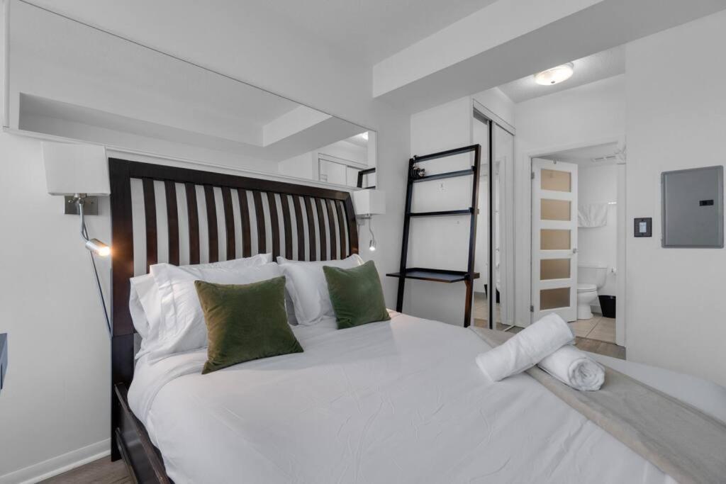 Spacious 1br - Downtown - Pool - Gym - Parking *