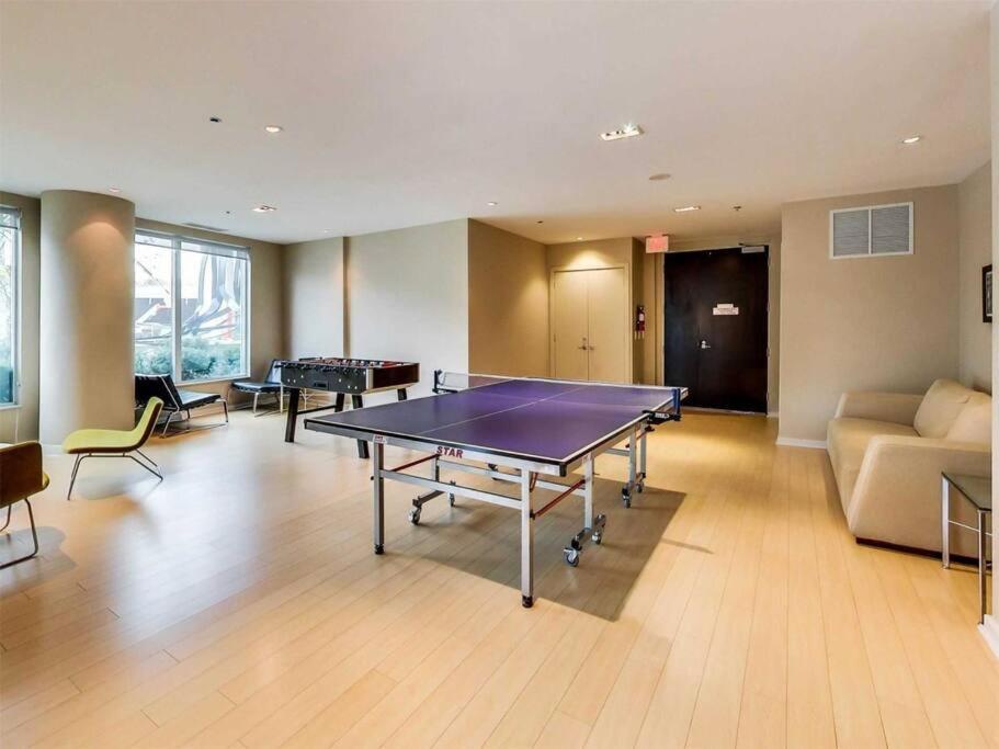 Apartment Spacious 1br - Downtown - Pool - Gym - Parking