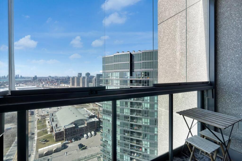 Spacious 1br - Downtown - Pool - Gym - Parking Toronto
