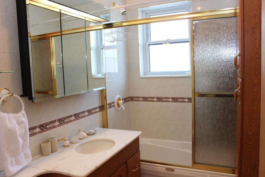 Apartment Petryla Estates Furnished Toronto