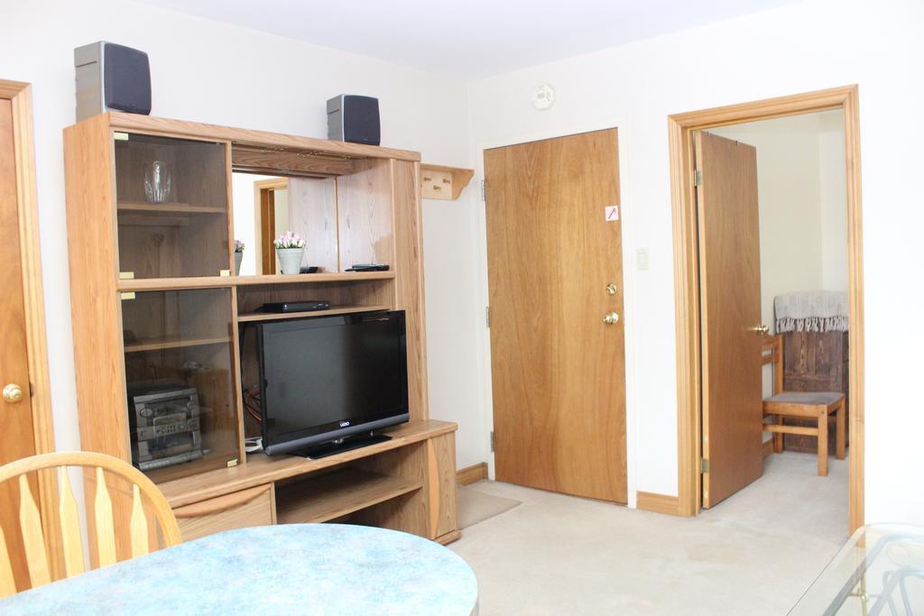 Apartment Petryla Estates Furnished Toronto