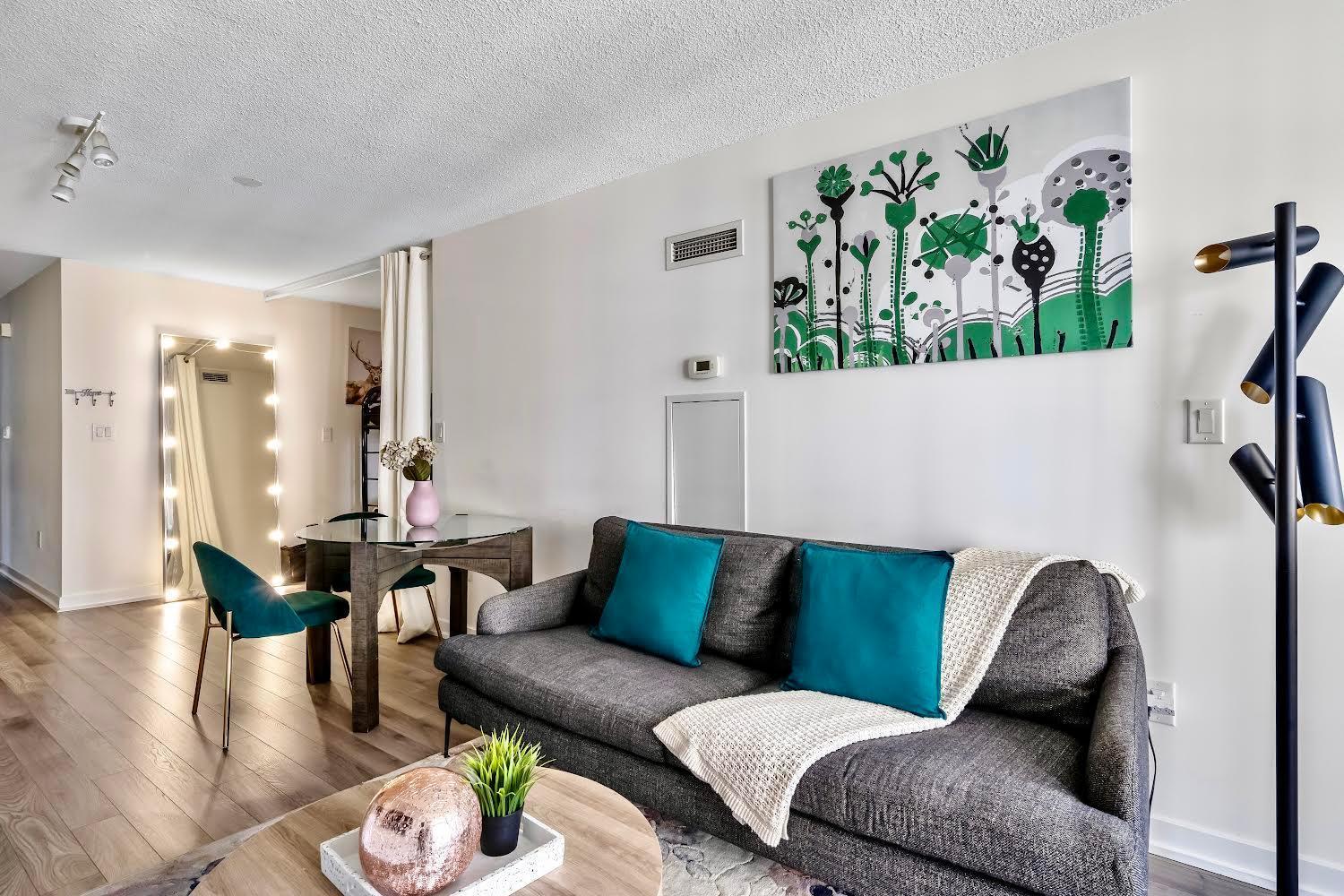 Cozy Downtown Apartment