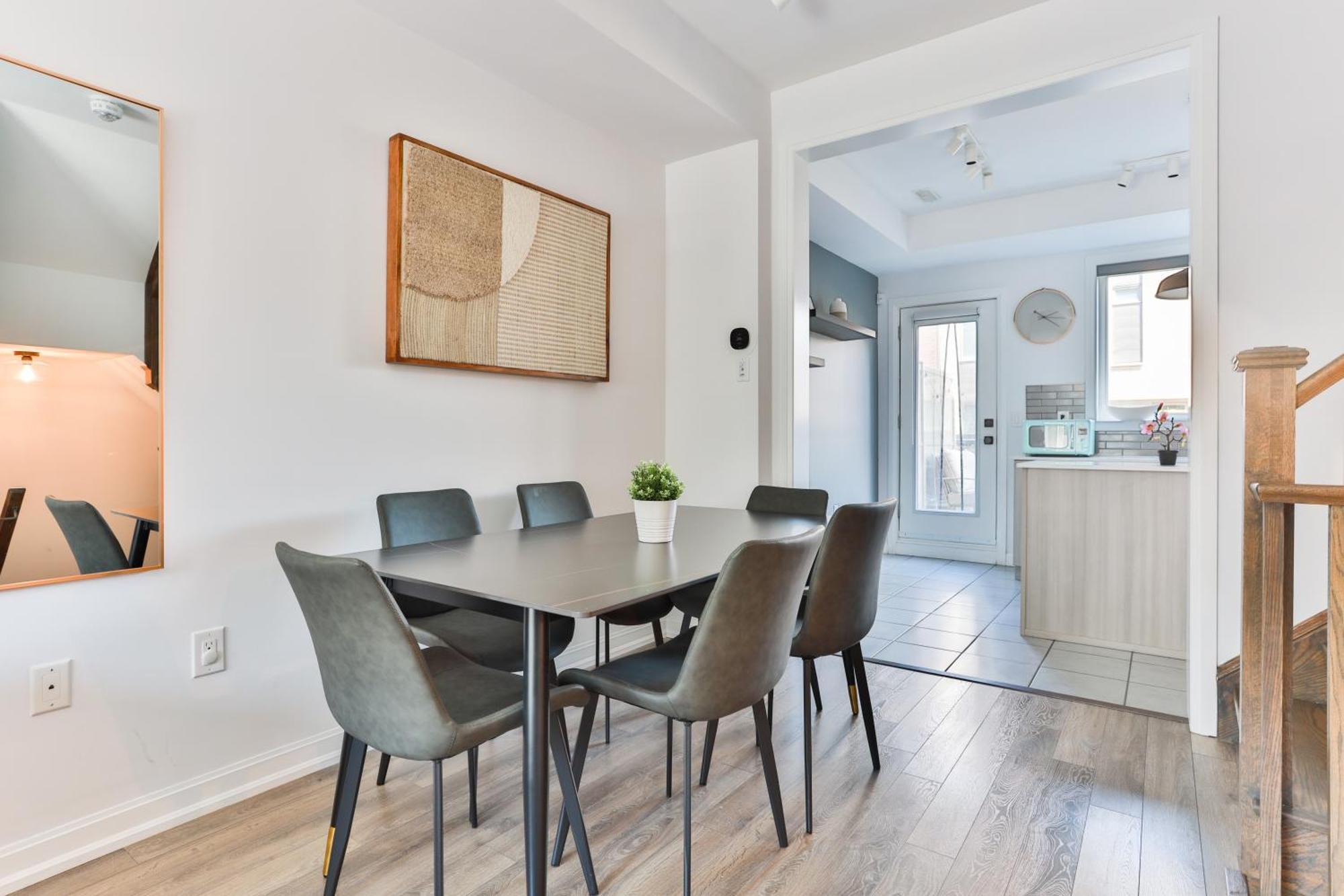 3bdr Townhouse In Downsview Park - Free Parking - 25 Min To Downtown Toronto