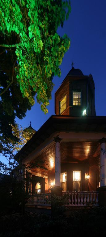 Bonnevue Manor Bed & Breakfast
