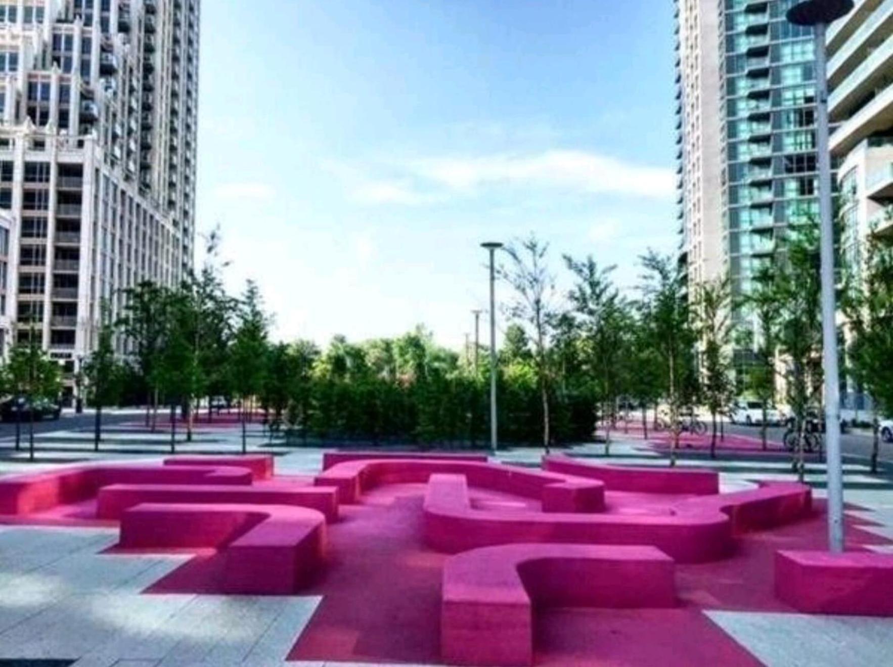 Apartment Cn Tower View With Free Parking, Pool, Gym, Free Skating, And Toronto