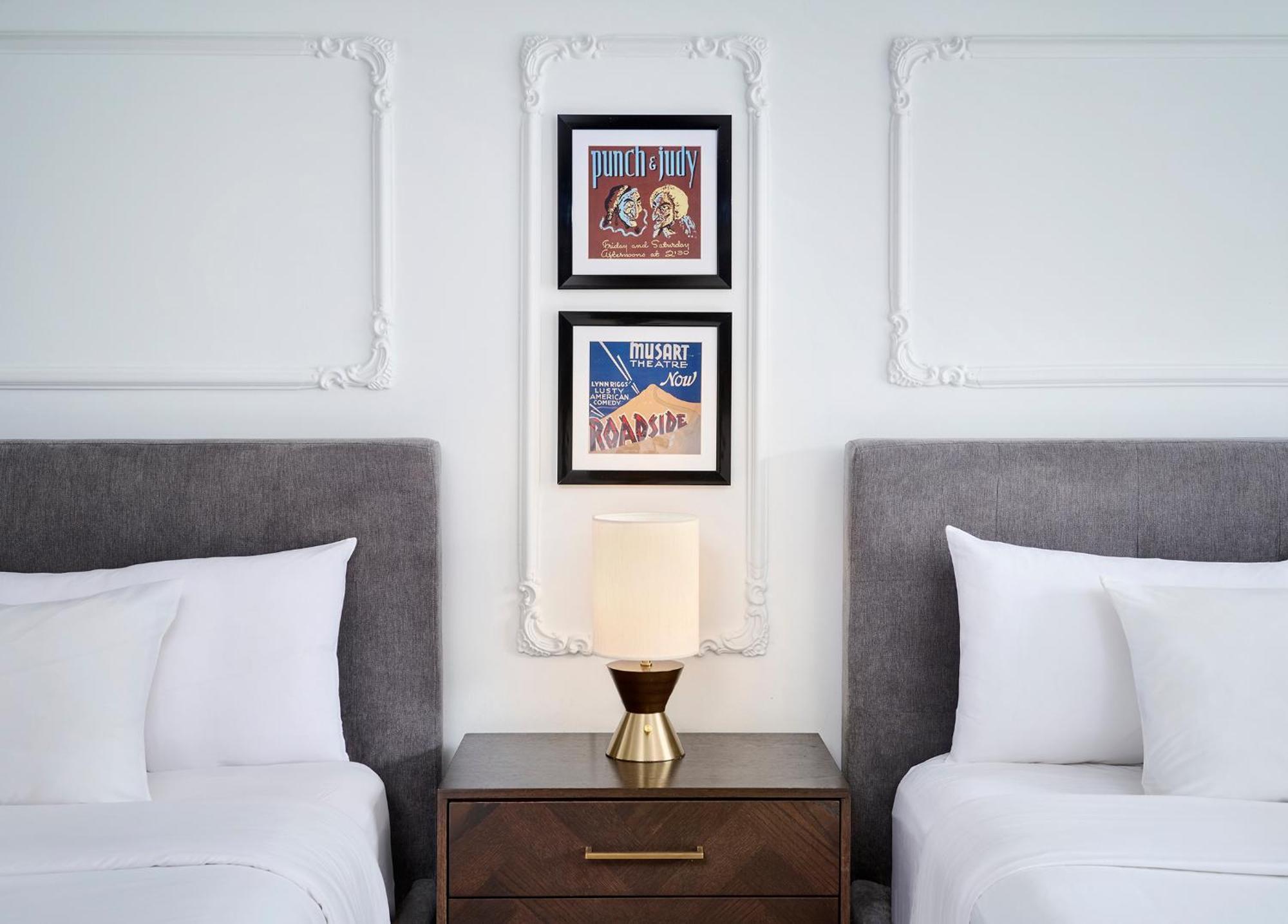 Pantages Centre 4*