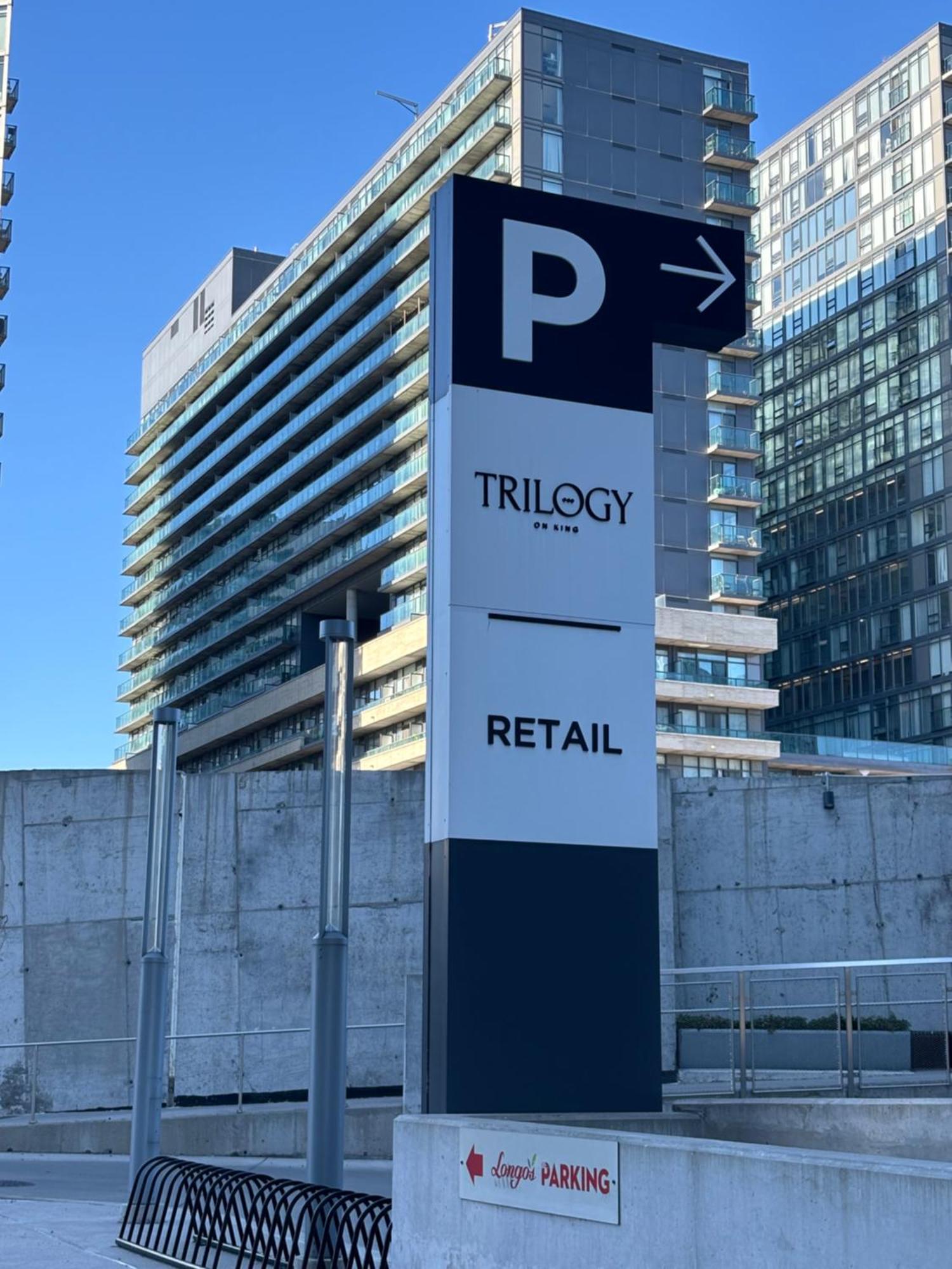 Exquisite By Exhibition Place Downtown Apartment