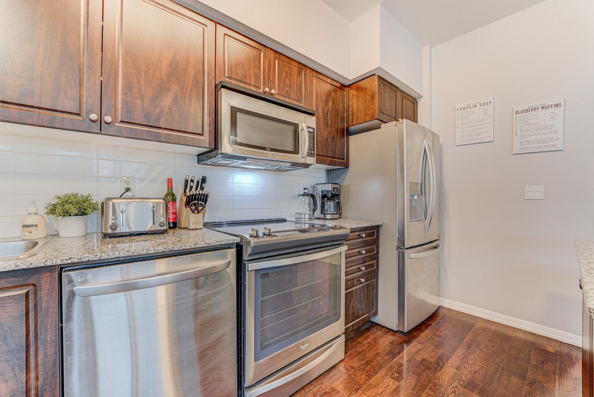 Prime Pad 2 Bedroom With Cn Tower View * Toronto