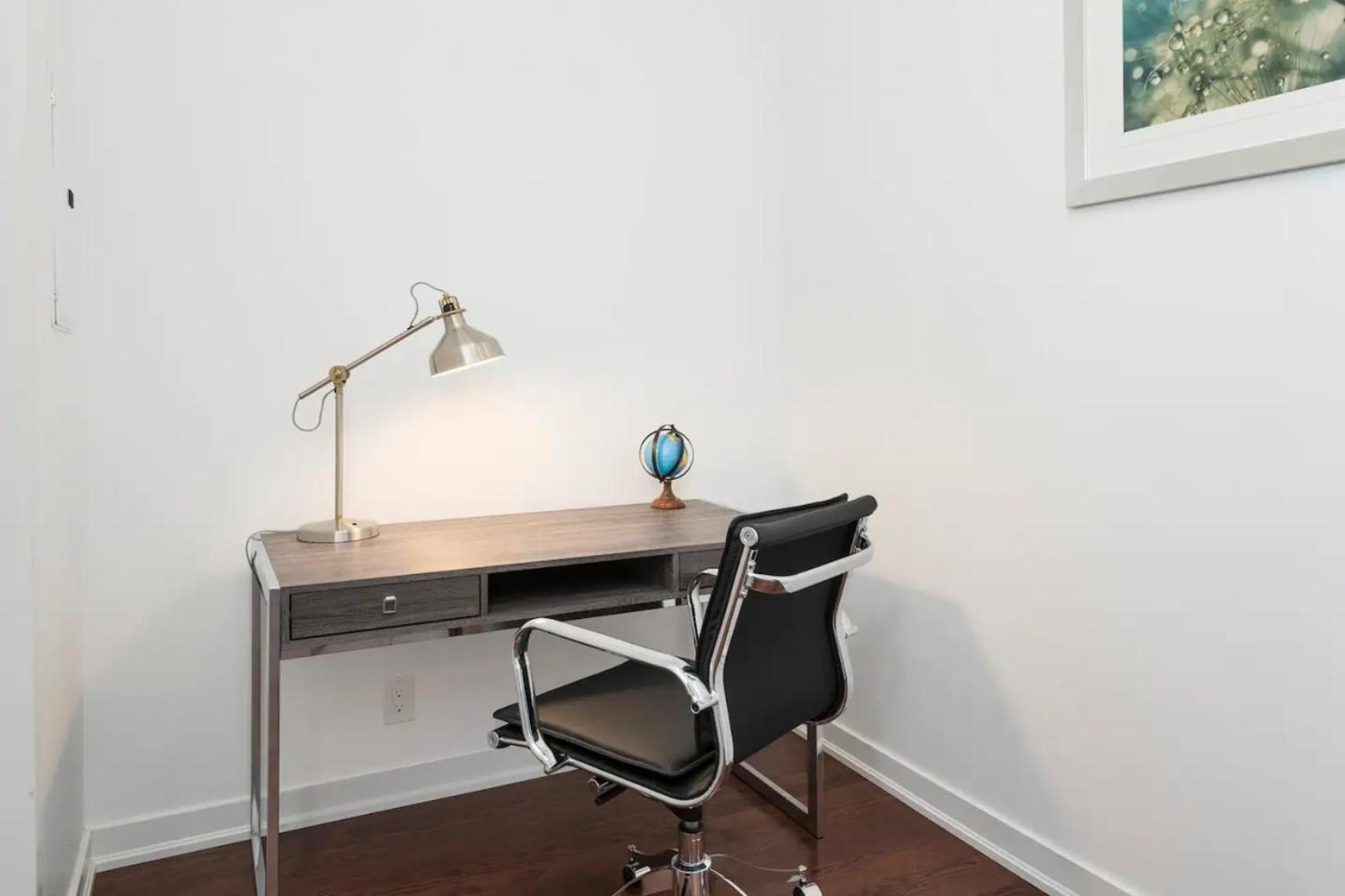 Executive 1 Bedroom - Cn Tower & City View Apartment