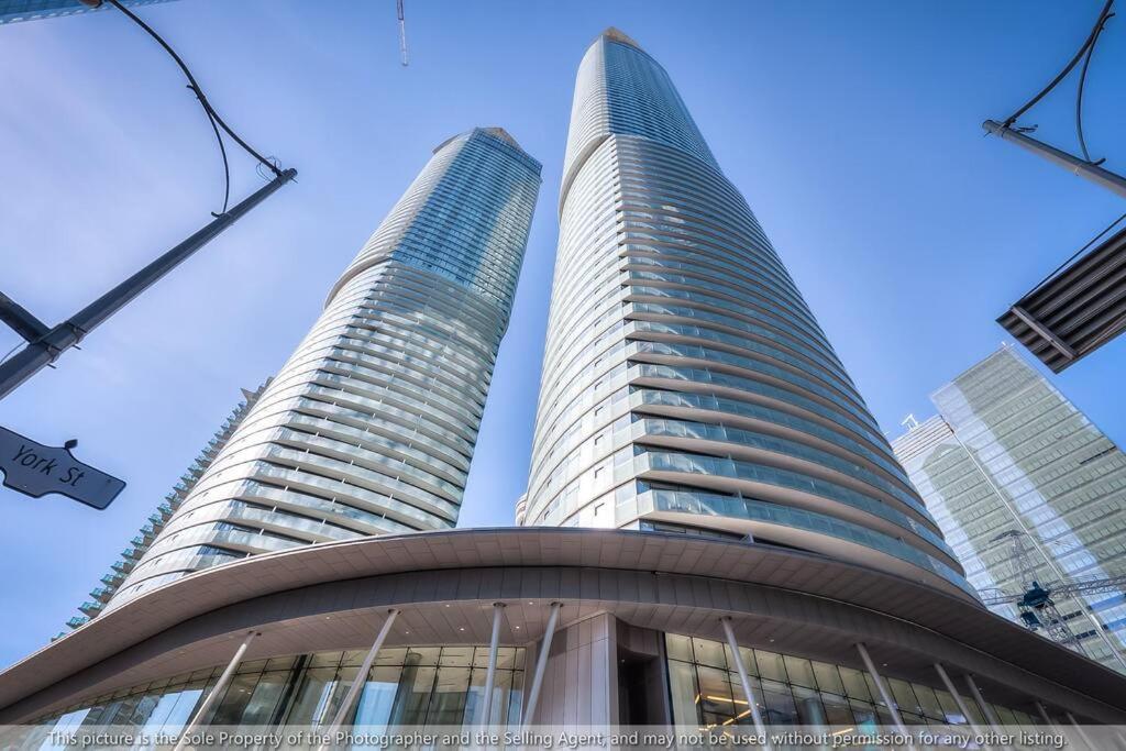 Executive 1 Bedroom - Cn Tower & City View Apartment *