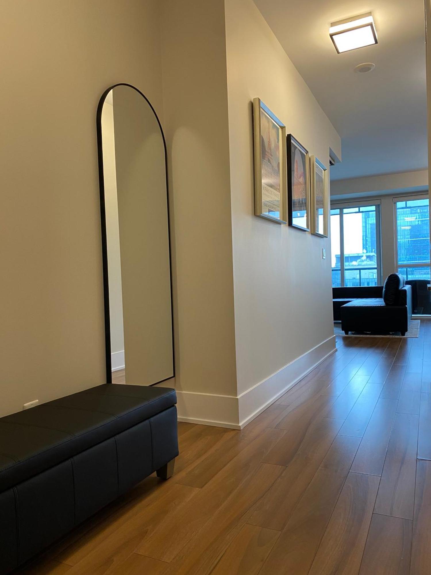 Apartment - Free Parking, Views, Near Cn Tower