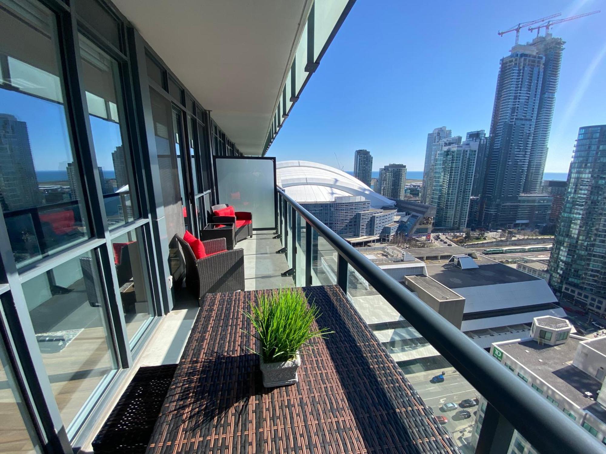 Apartment - Free Parking, Views, Near Cn Tower *