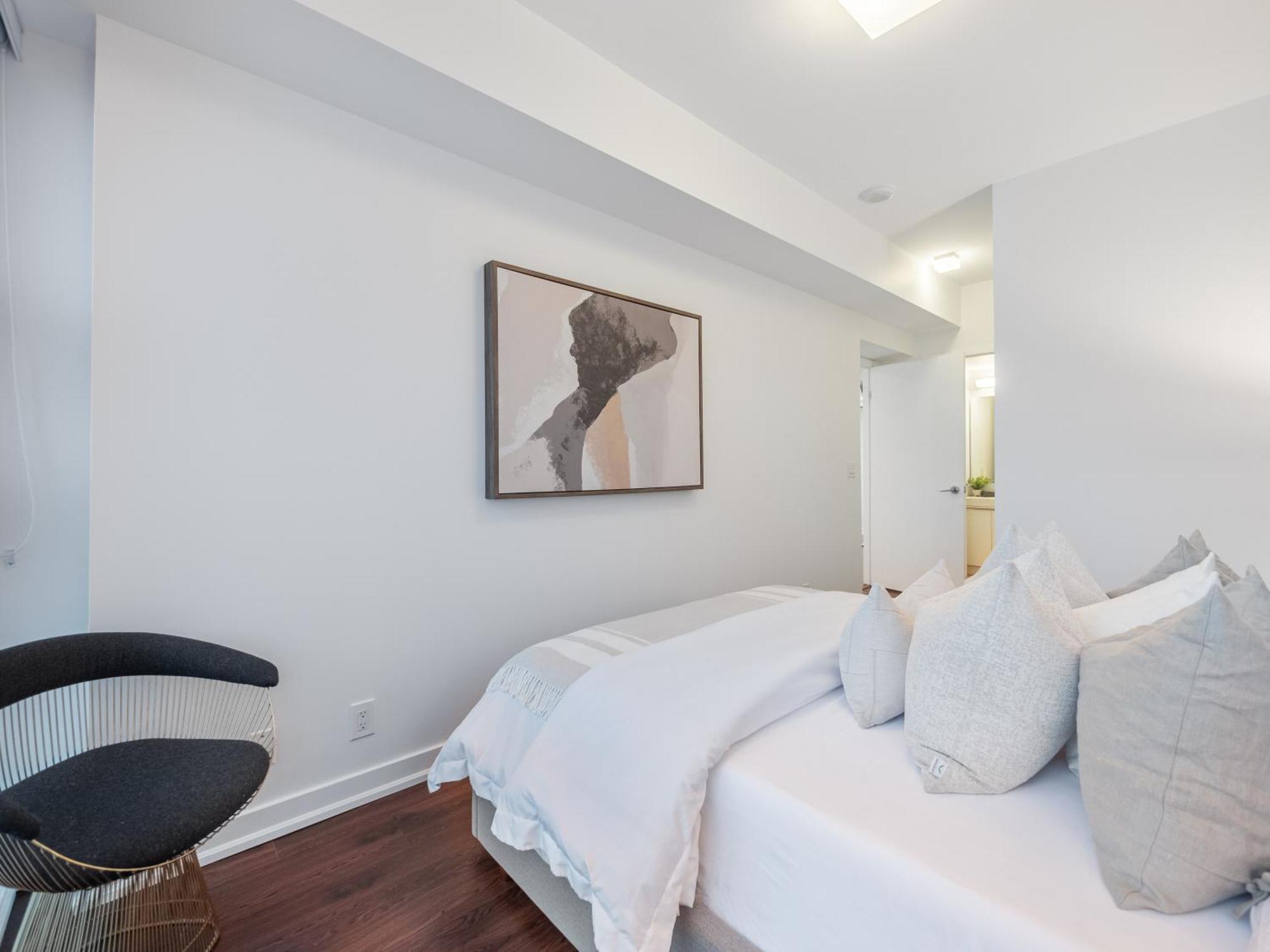 Luxury 2br Entertainment District Downtown Cn Tower View Balcony Pool & Hot Tub Apartment *