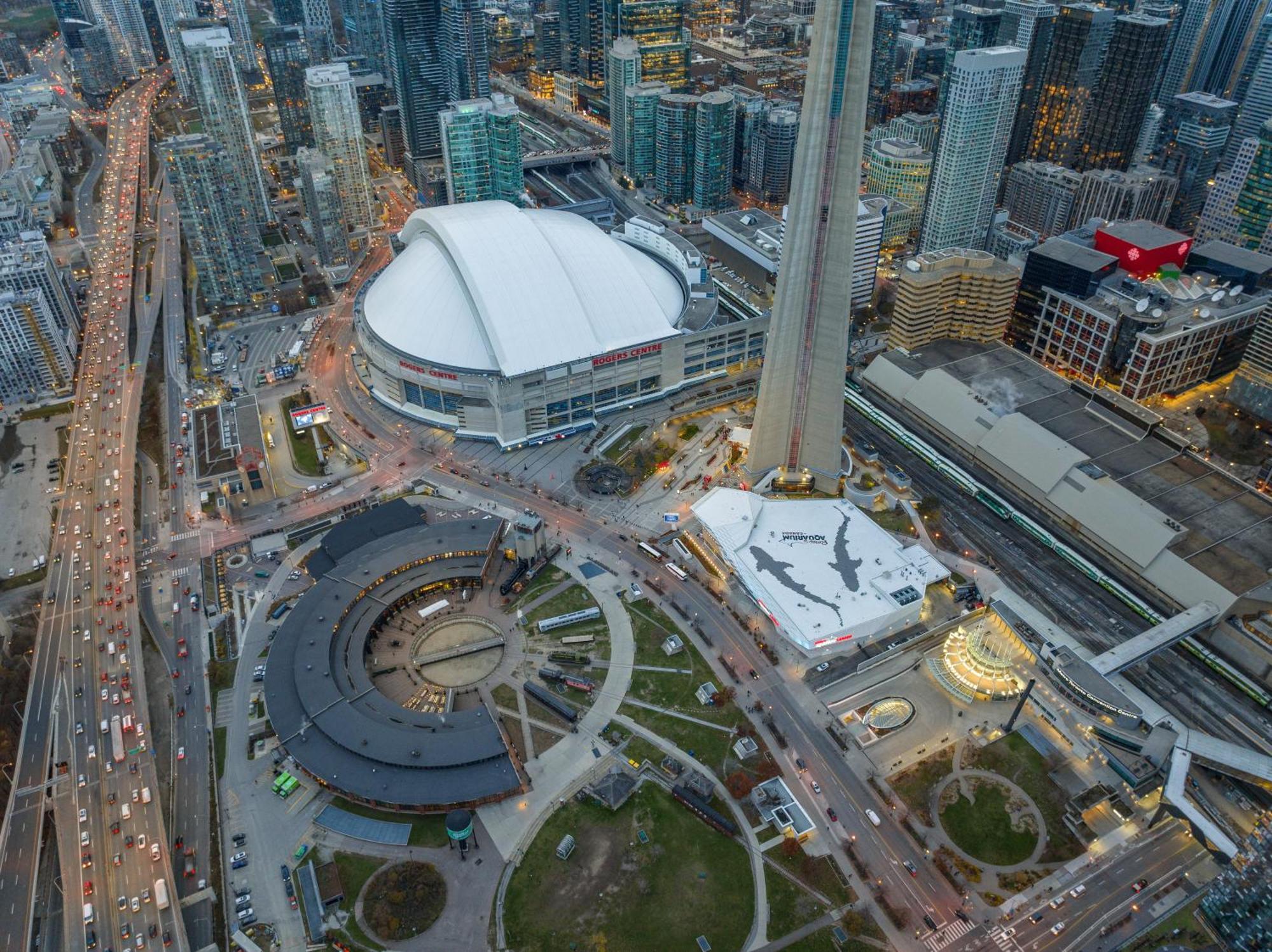 Apartment Luxury 2br Entertainment District Downtown Cn Tower View Balcony Pool & Hot Tub *
