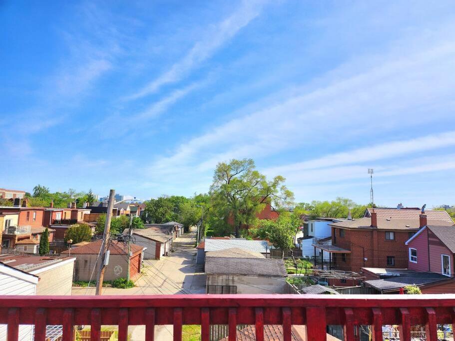 Quadruple Private With Netflix & Laundry, Balcony & Self Check-in *