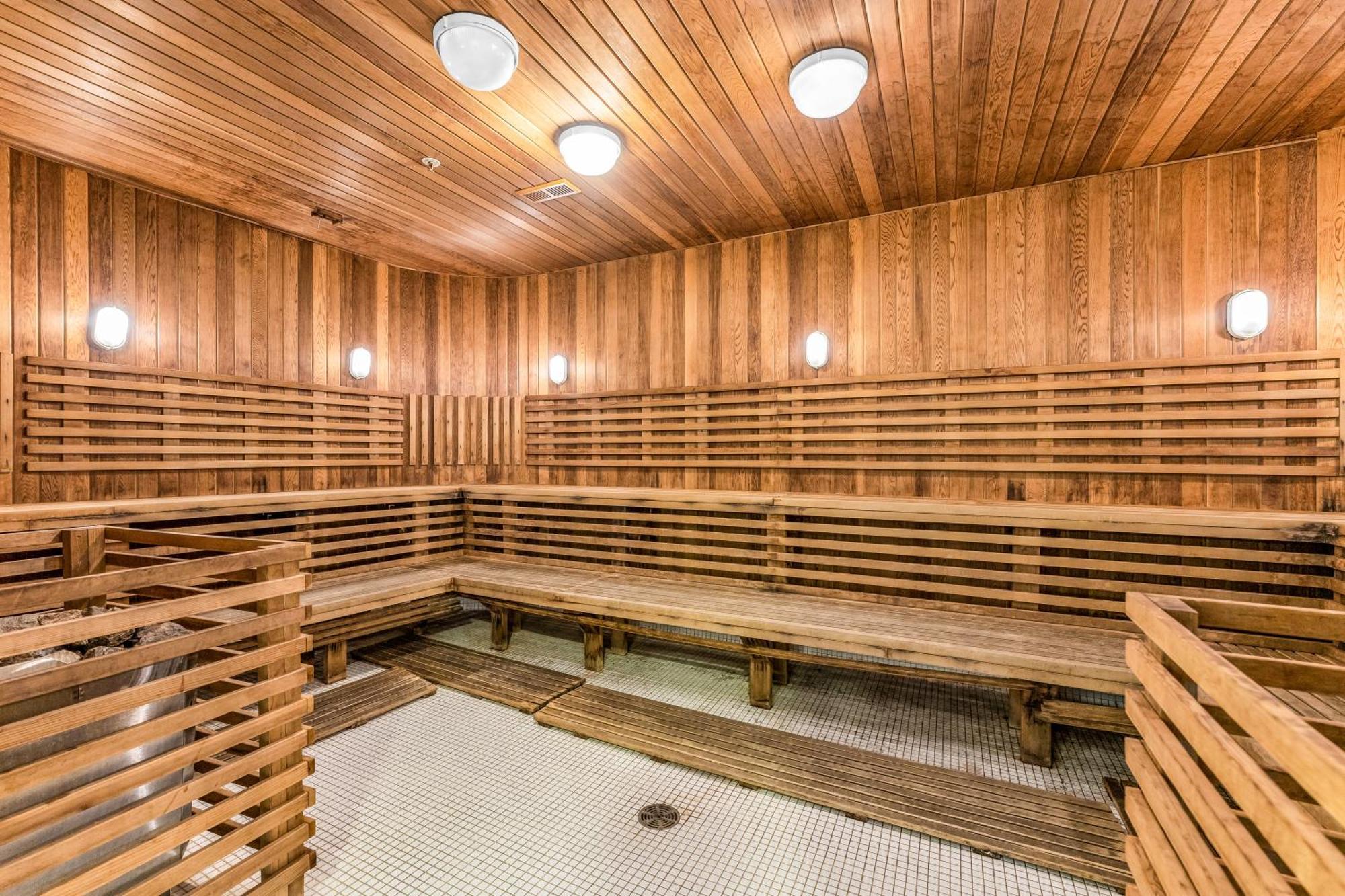 Luxury 2br Entertainment District Downtown Cn Tower View Balcony Pool & Hot Tub Apartment *