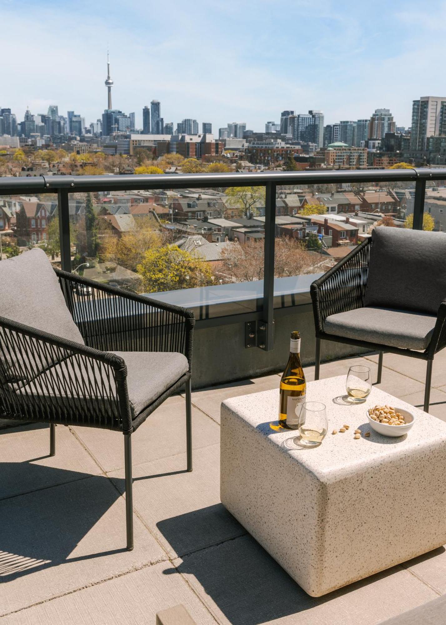 Sonder At Artesa Hotel Toronto
