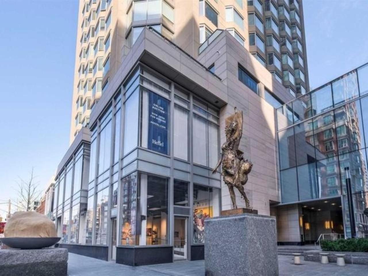 Downtown With Gym & Subway Access Apartment *