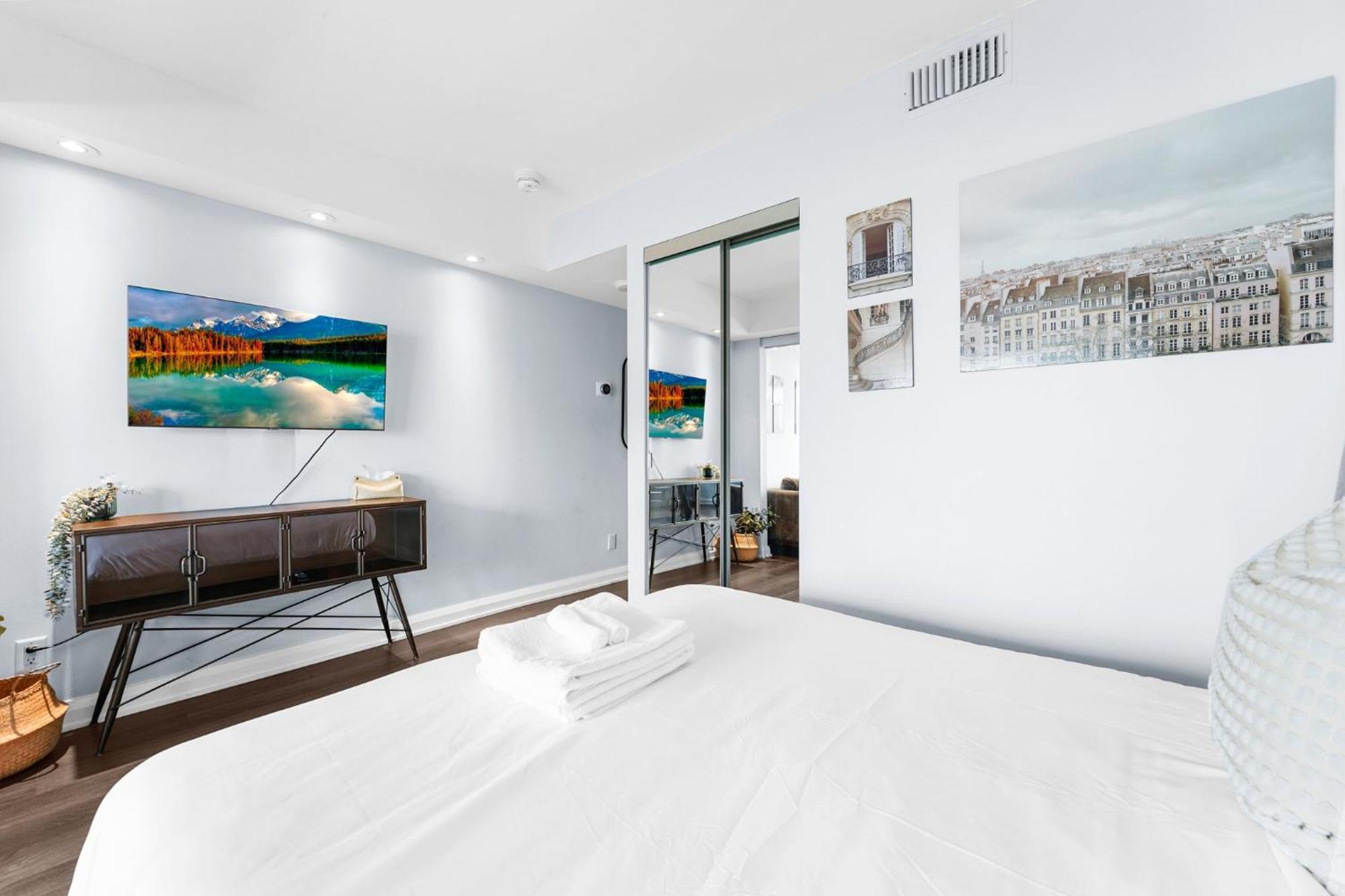Apartment Downtown With Gym & Subway Access *