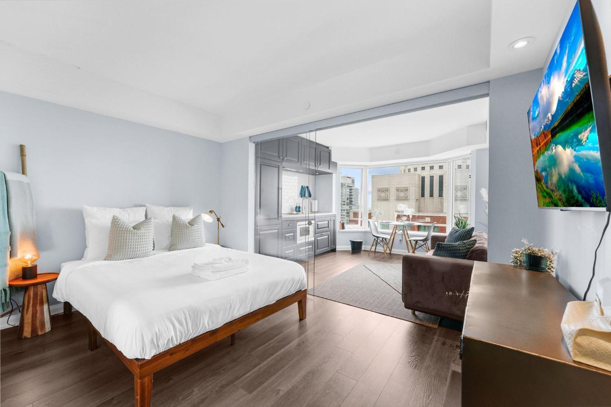 Apartment Downtown With Gym & Subway Access