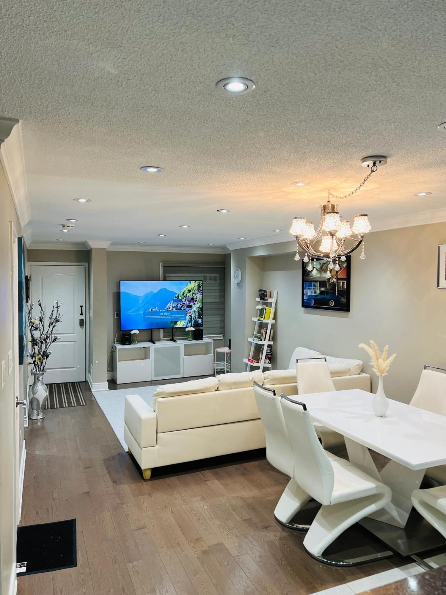 Luxurious House Near Downtown * Toronto