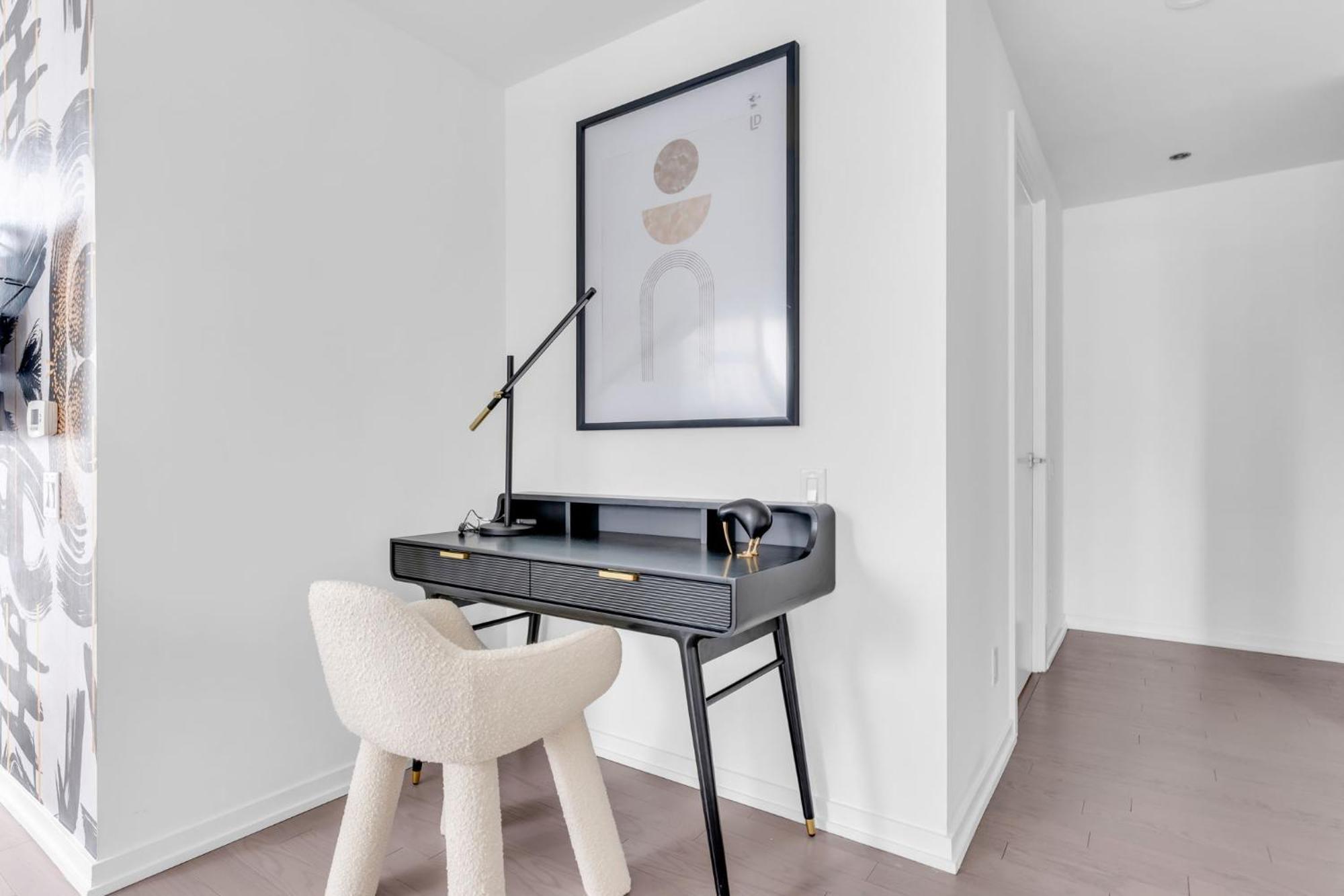Bespoke 1br Entertainment District Apartment *
