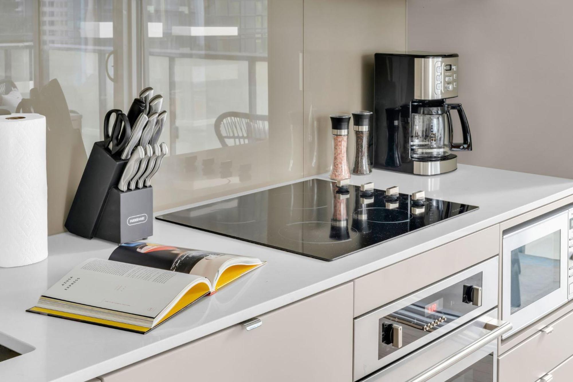 Bespoke 1br Entertainment District *