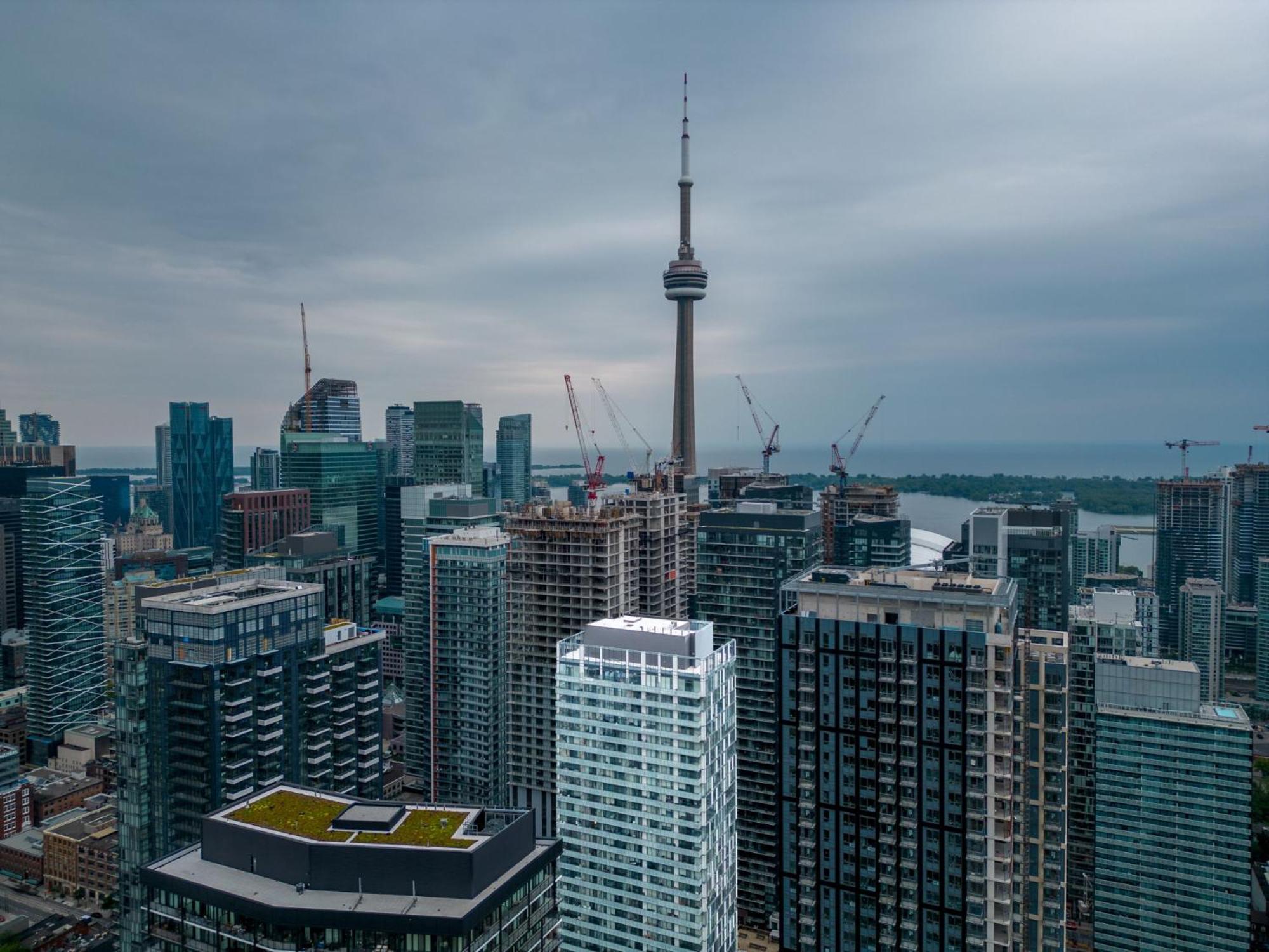 Bespoke 1br Entertainment District Apartment Toronto