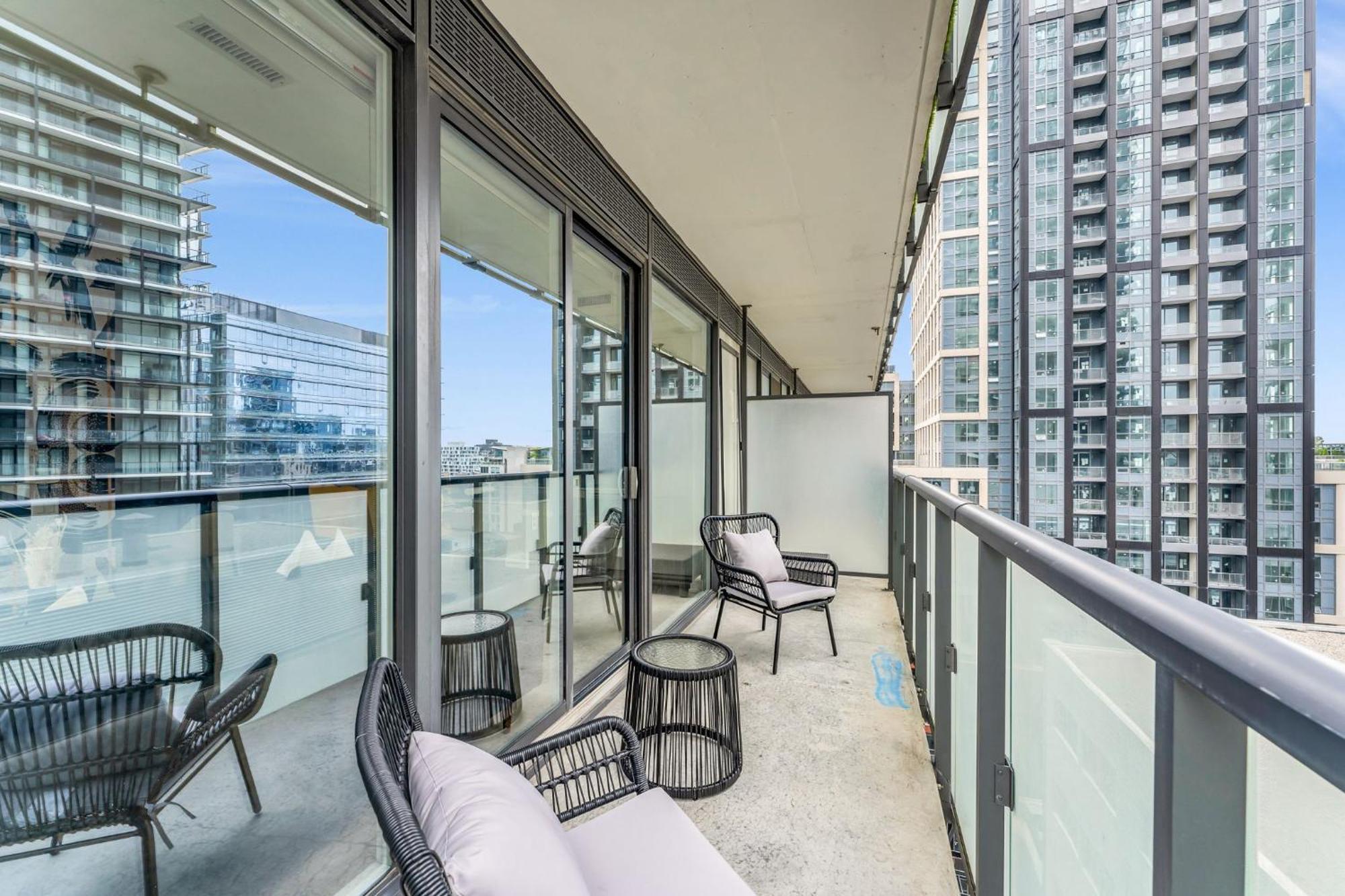 Bespoke 1br Entertainment District Apartment Toronto