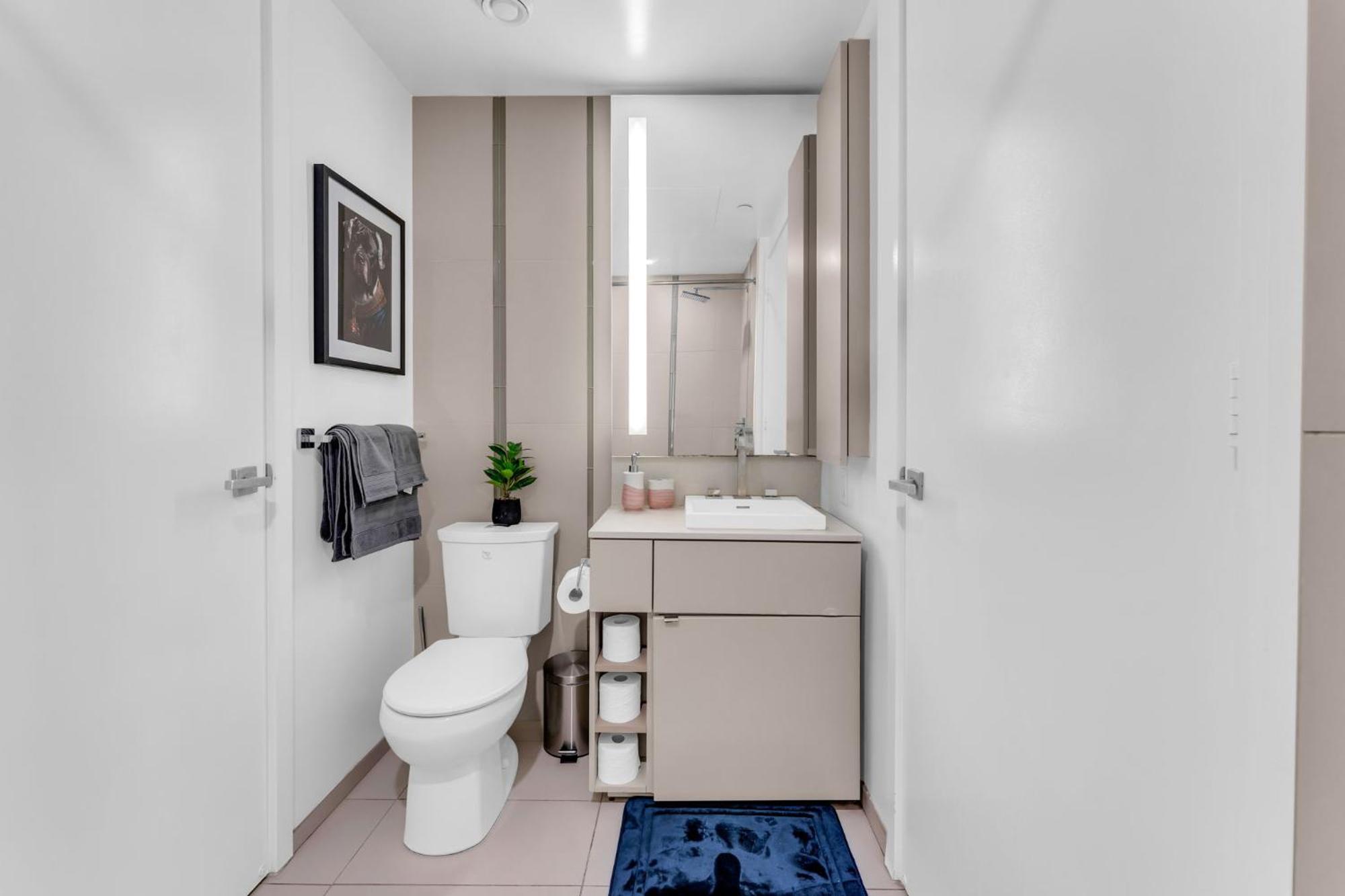 Bespoke 1br Entertainment District Apartment *