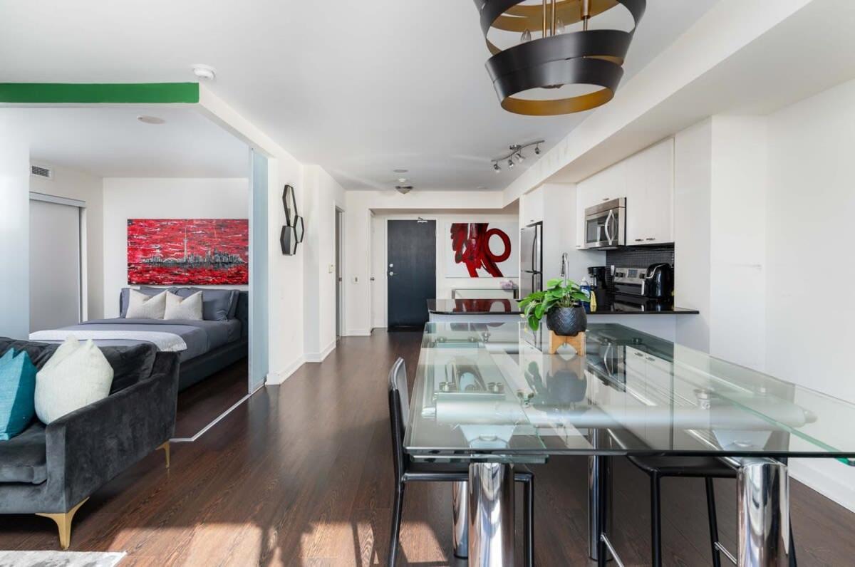 Stylish Downtown 99 Walk Score Apartment