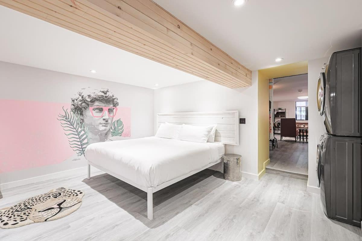 Apartment Oasis In Toronto's Heart + Parking! Toronto
