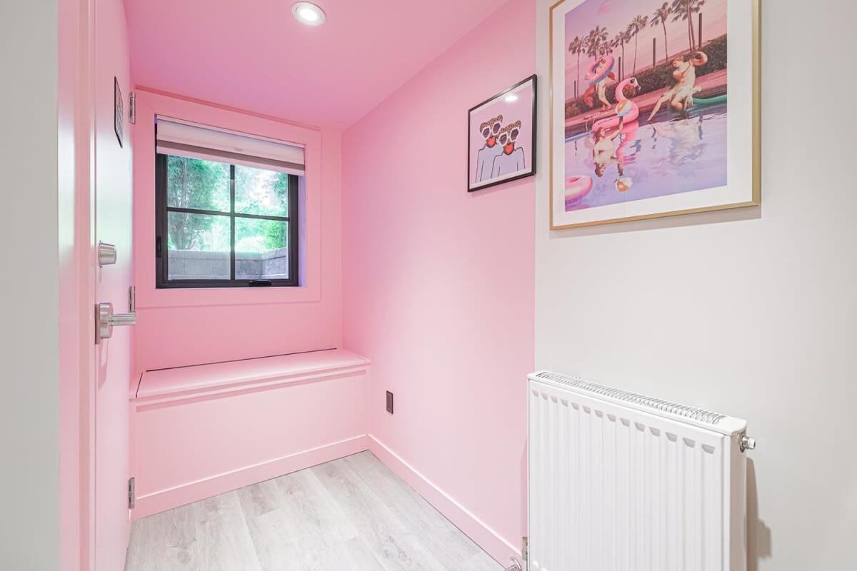 Apartment Oasis In Toronto's Heart + Parking! Toronto