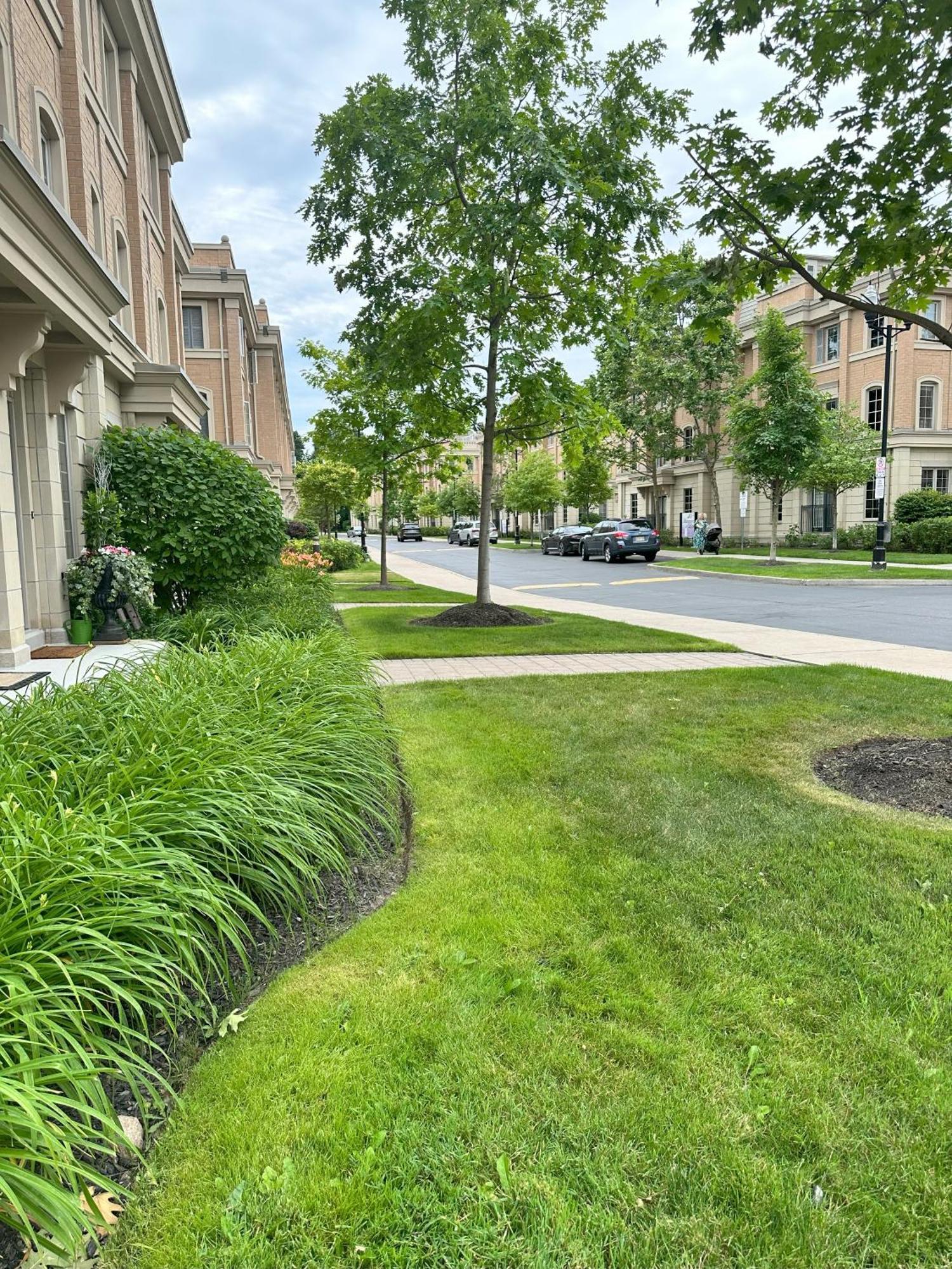 Immaculate Executive Townhouse 3br&3ba At Lawrence Park Holiday home *