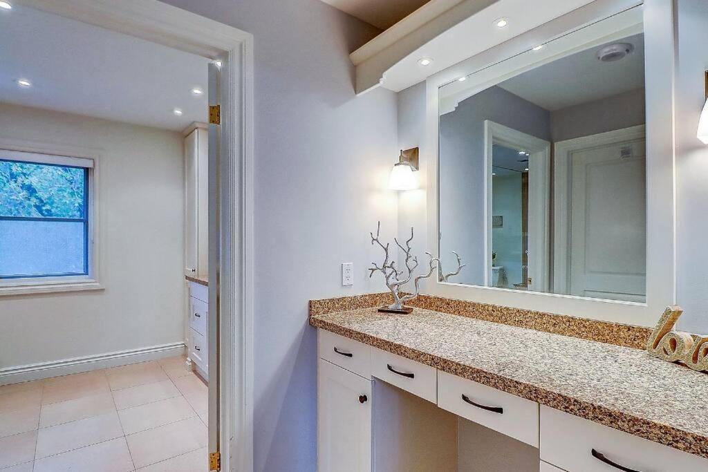 Luxury In Scarborough Villa Toronto