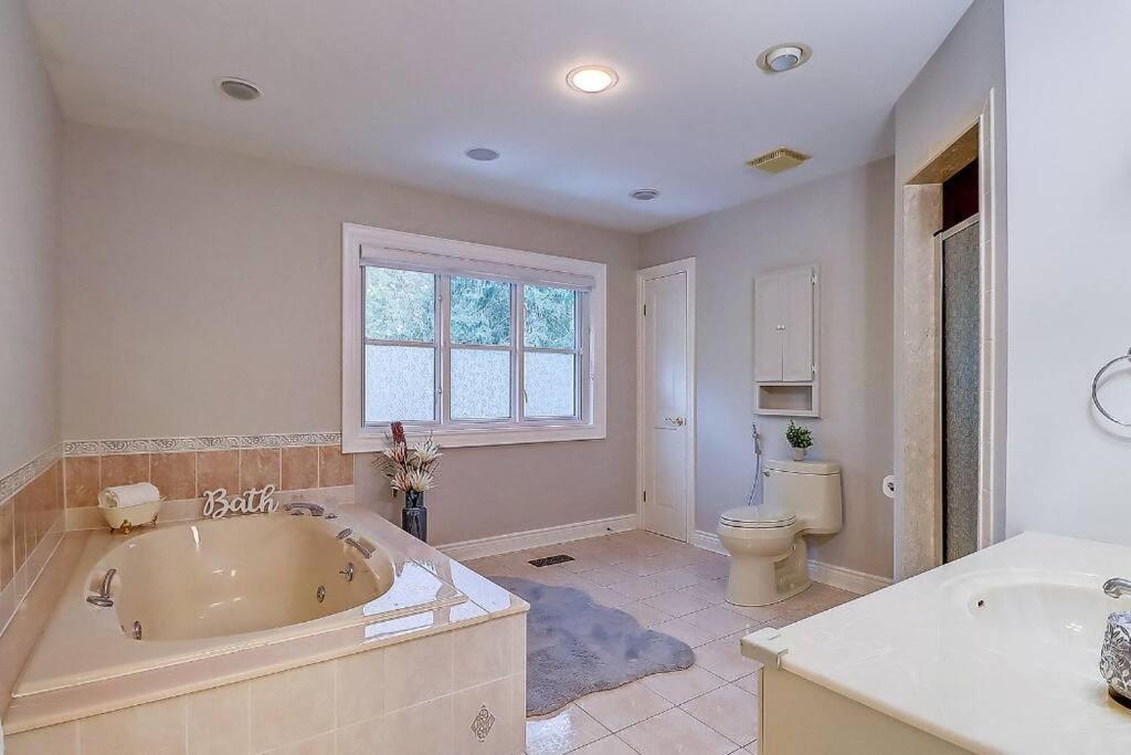 Luxury In Scarborough Villa