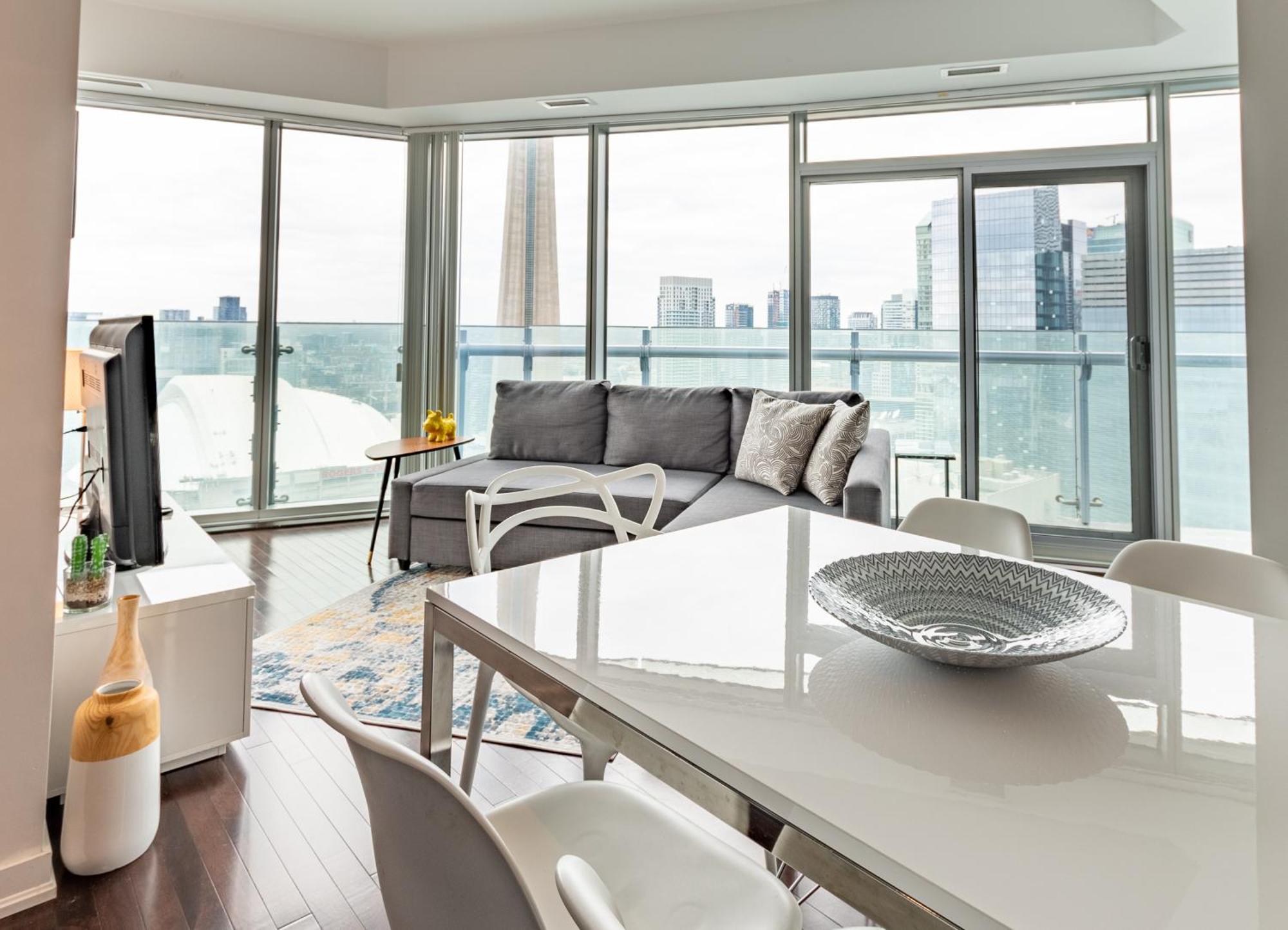 High Rise With Stunning And Cn Tower View * Toronto