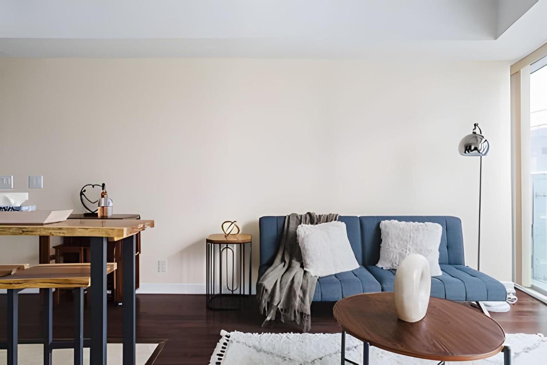 Waterfront 1 Bdr, 2bed, Cn Tower, Parking 4 Guests Holiday home