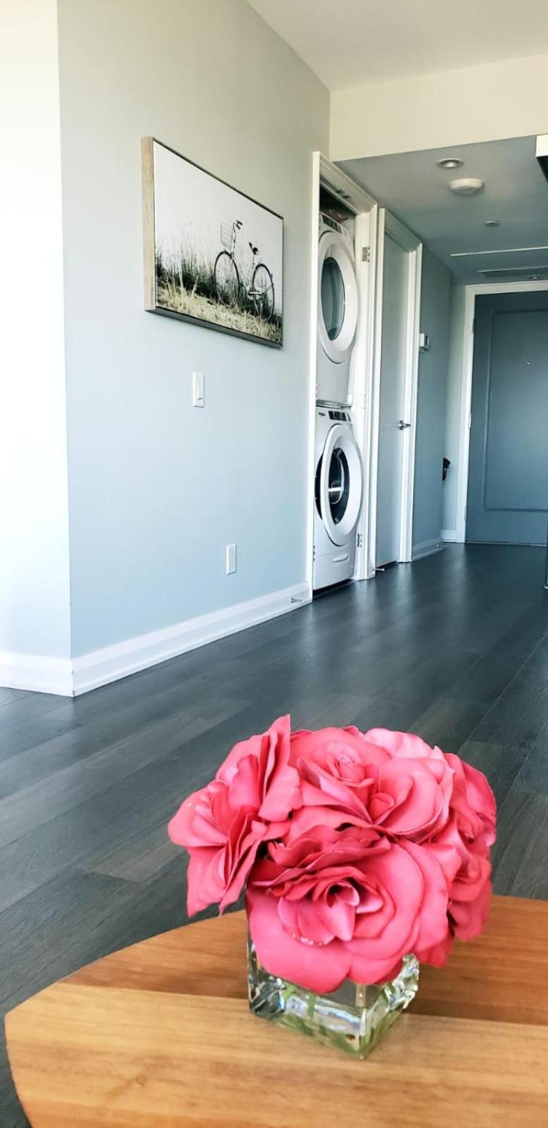Apartment Elegant 2 Bedroom, 2 Bathroom Downtown Retreat With Superior Views