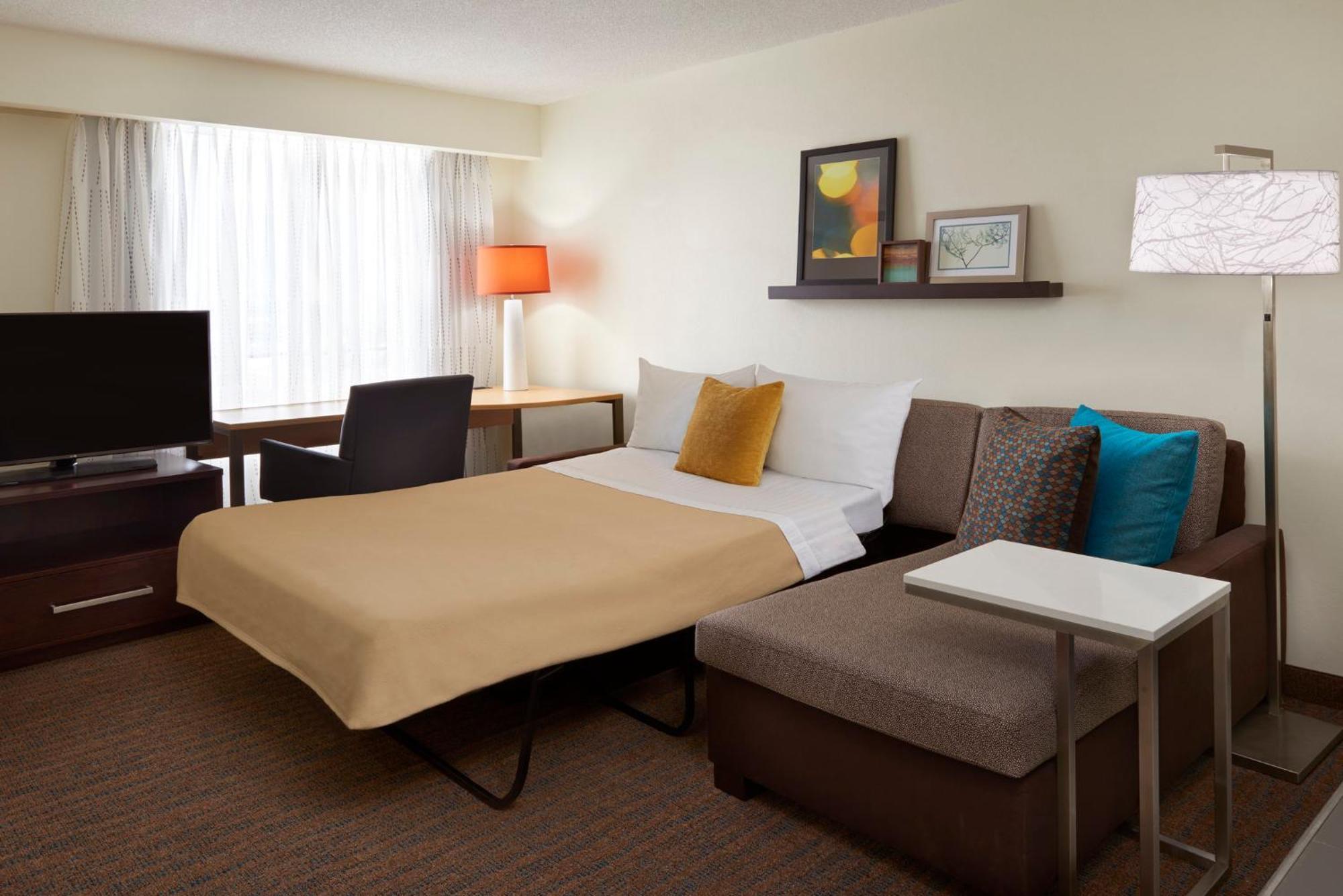 By Marriott Airport 3* Toronto