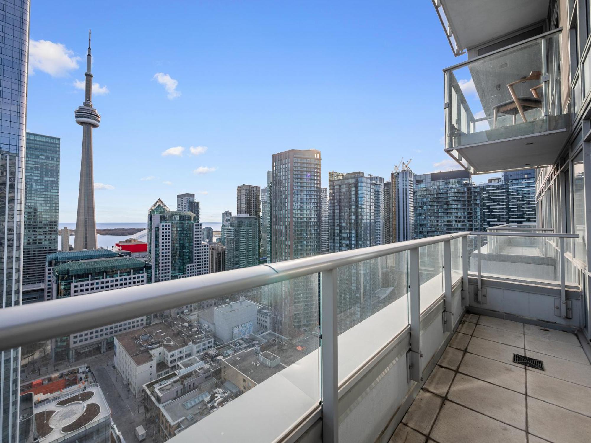 Parc - Entertainment District Apartment