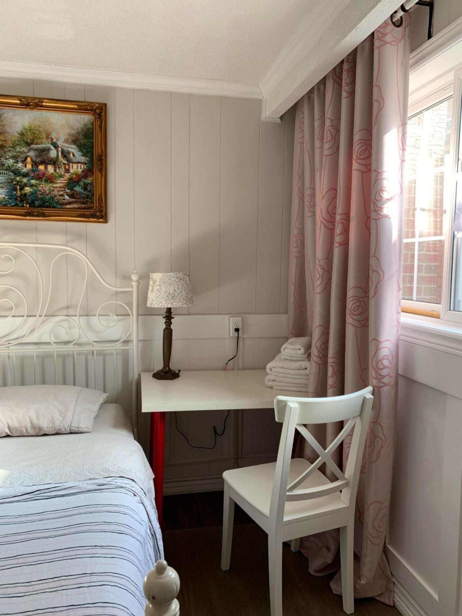 Glaive Guest house Toronto