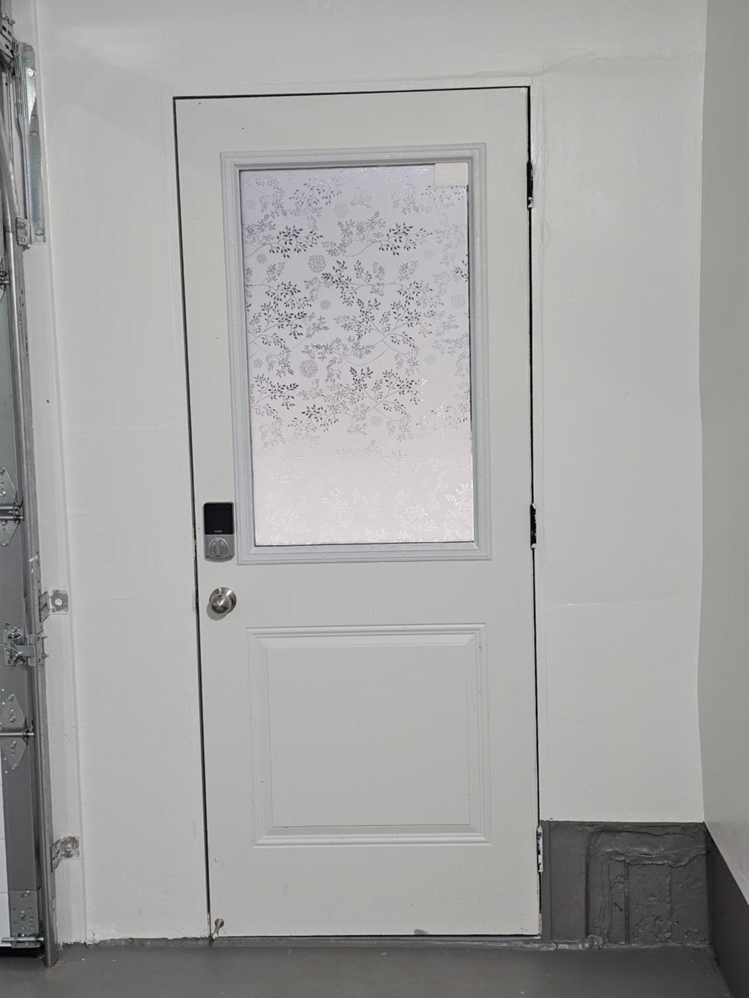 Guest house Private M A P L E With Attached Full Bathroom In Toronto, On, Canada *