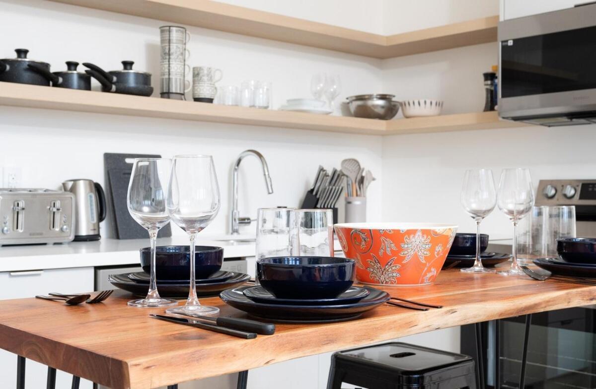 Apartment Stylish Townhome At Bathurst & College *