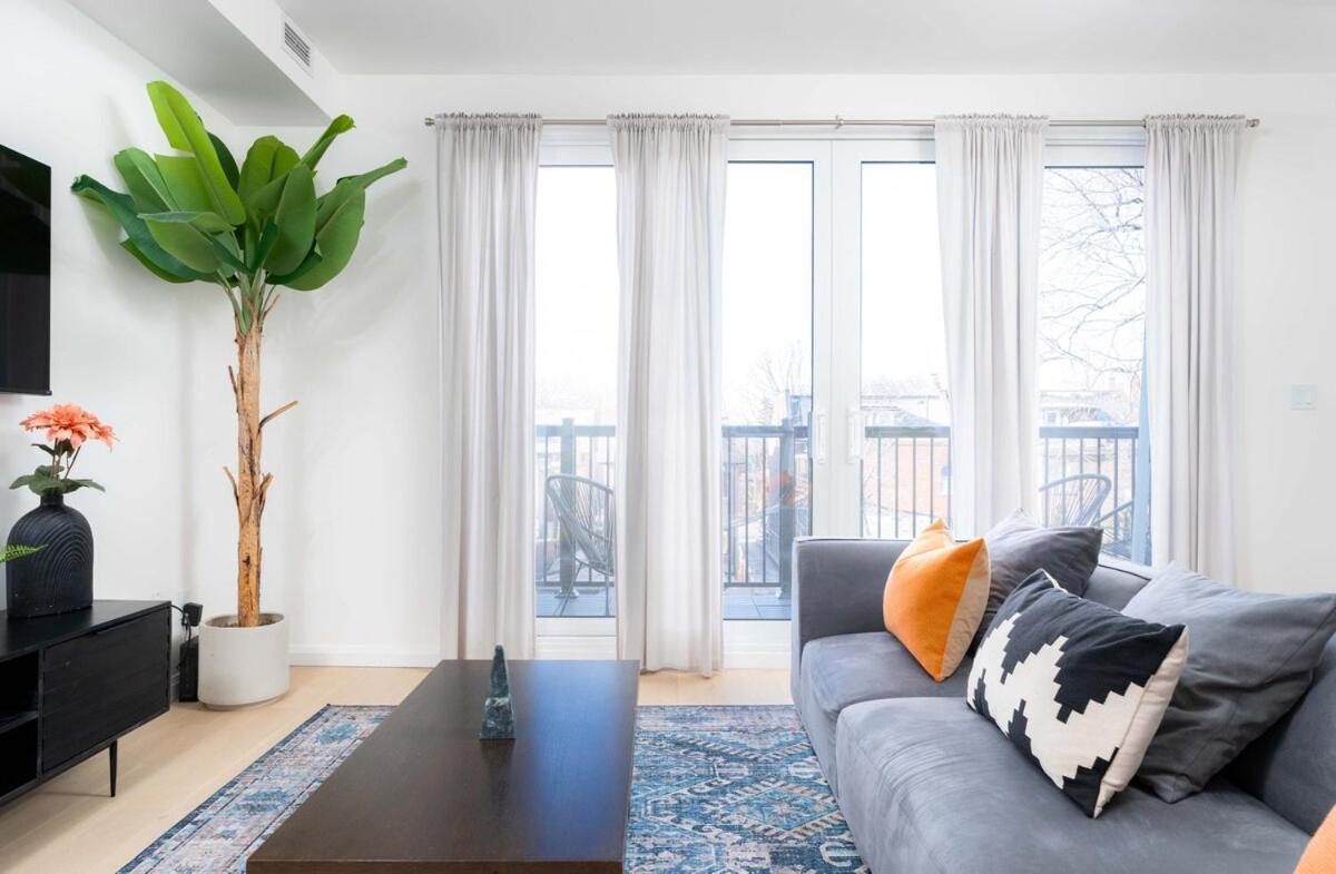 Apartment Stylish Townhome At Bathurst & College Toronto