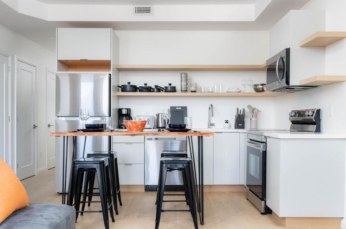 Apartment Stylish Townhome At Bathurst & College Toronto