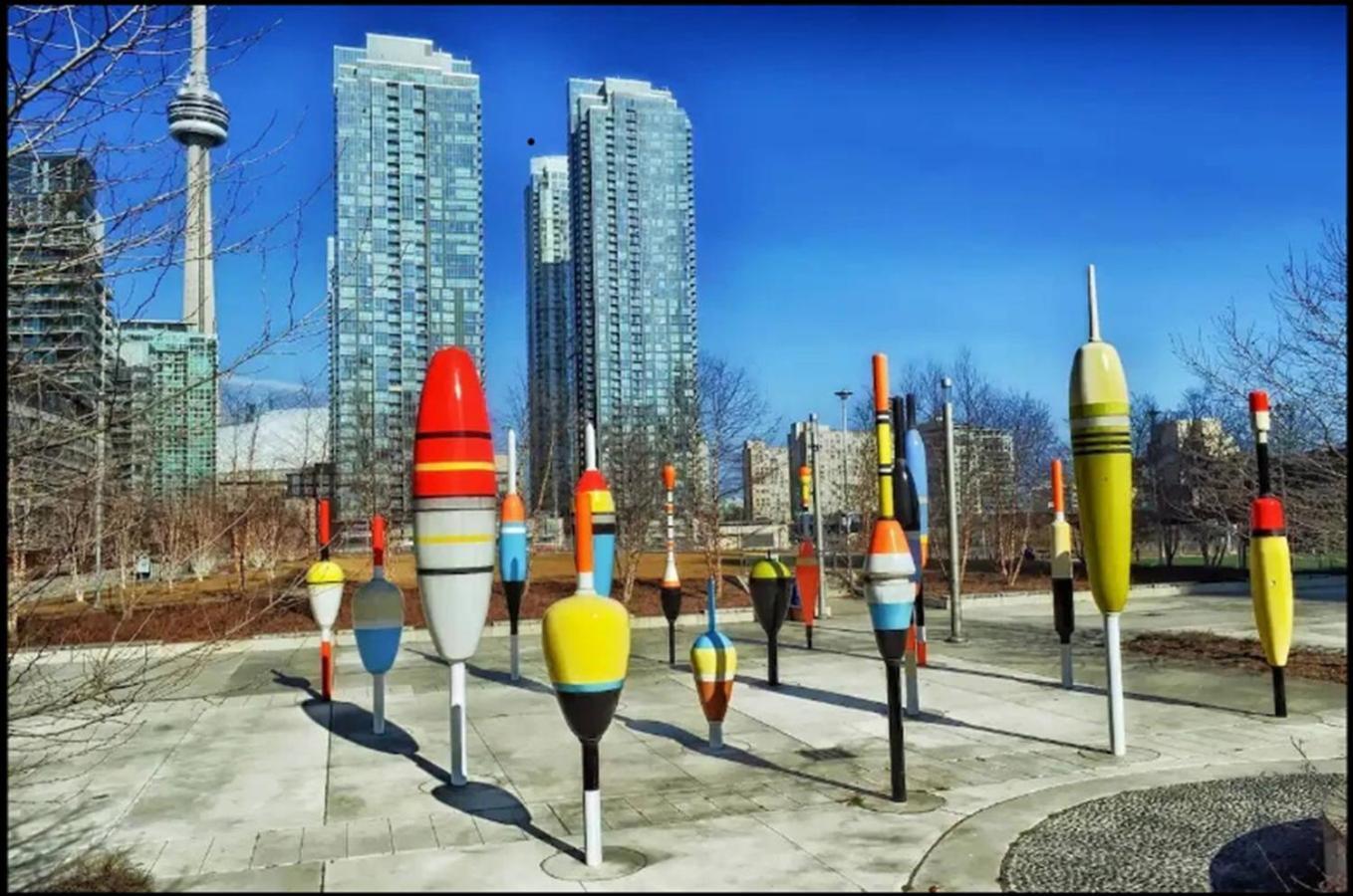 Comfy 1bdrm Den 2baths With 3 Real Beds Parking Toronto