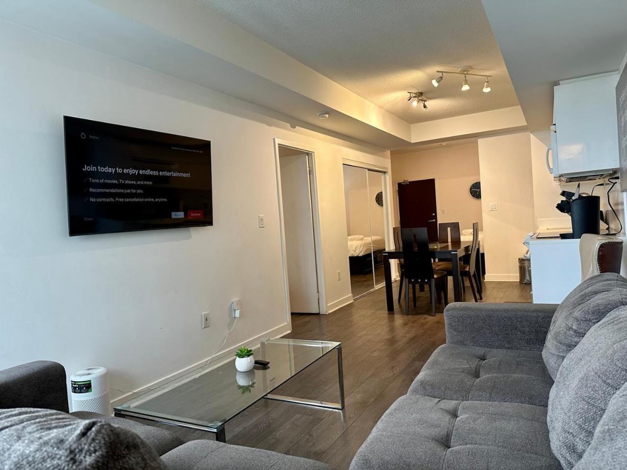 Apartment Comfy 1bdrm Den 2baths With 3 Real Beds Parking