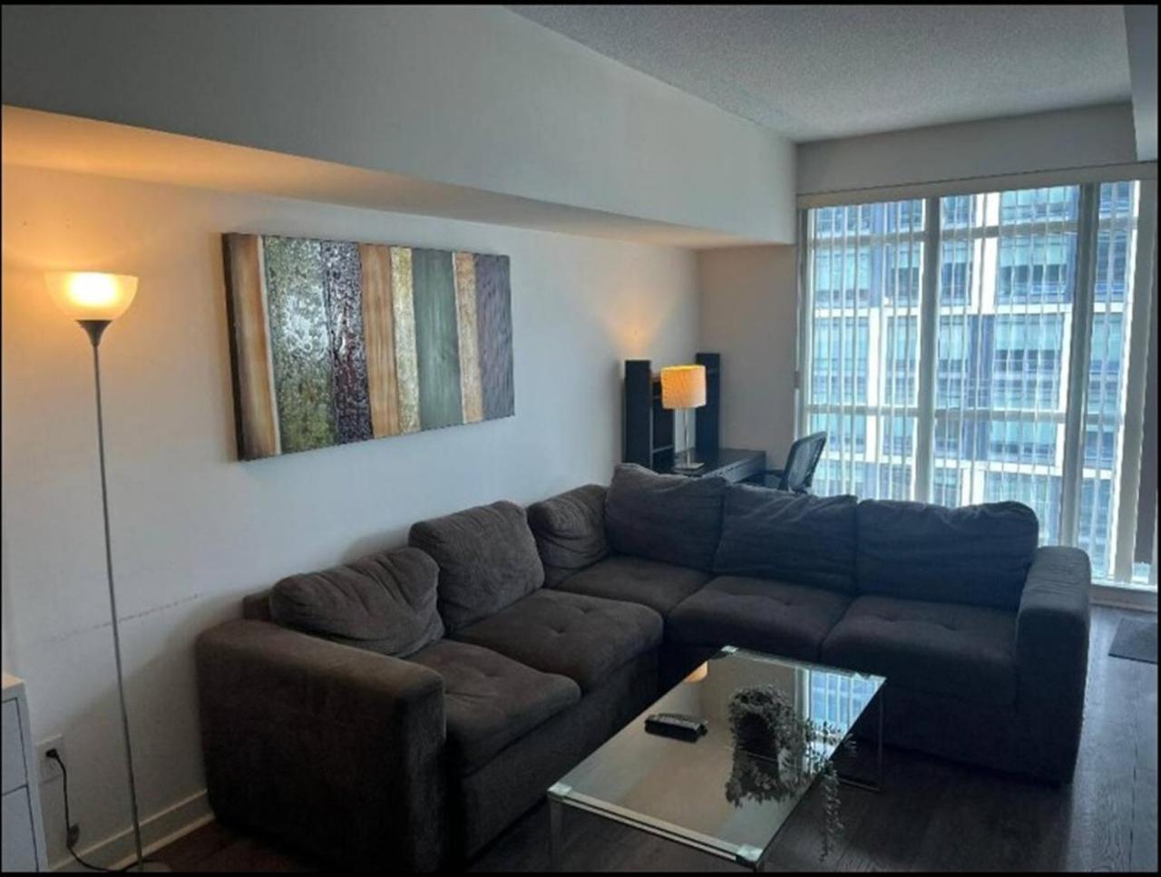 Comfy 1bdrm Den 2baths With 3 Real Beds Parking *
